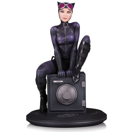 Cover Girls Of DC Comic's Statues - Catwoman By Joelle Jones