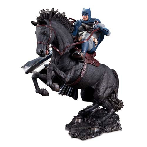 Batman Mini Battle Statue - DKR Batman Call to Arms